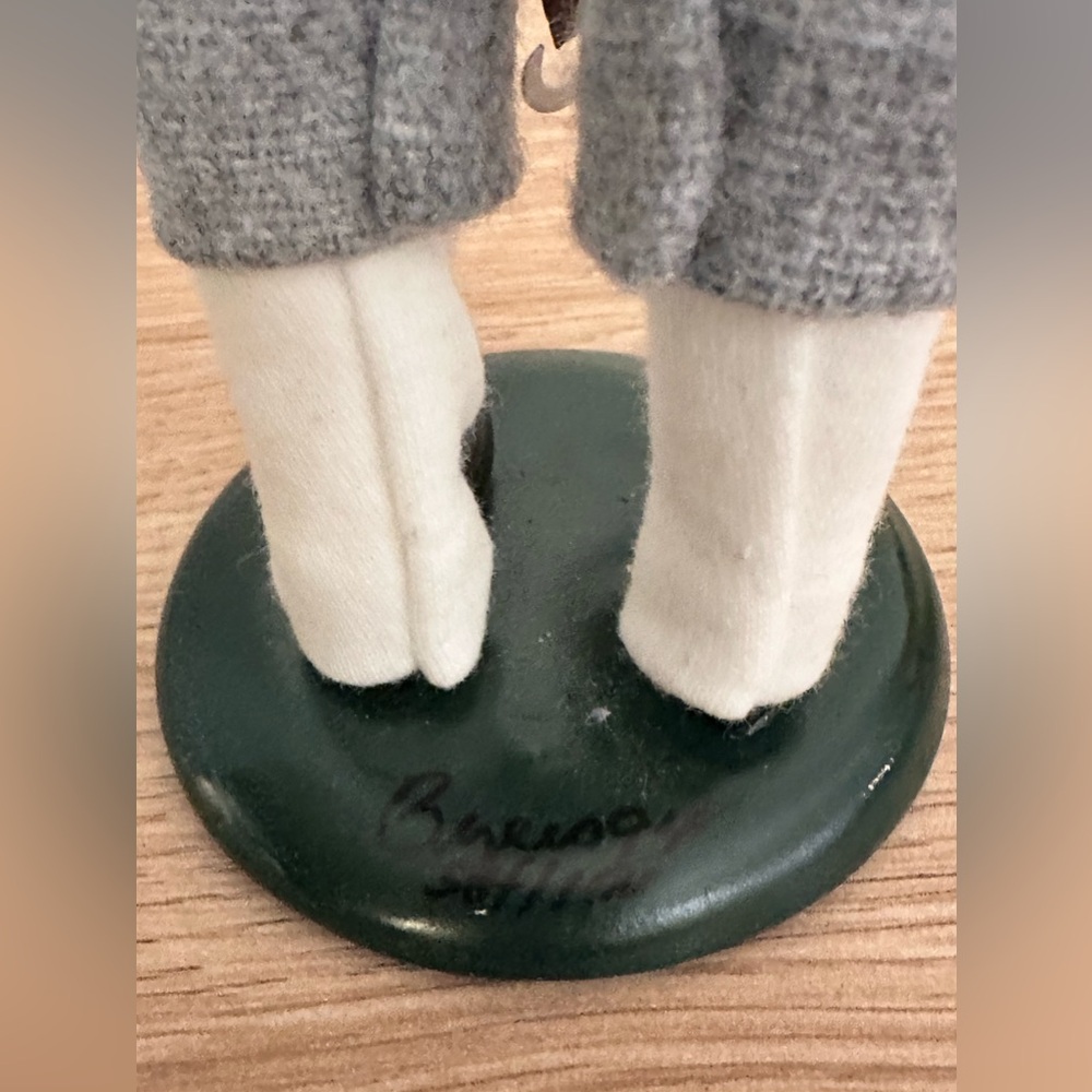 Byers' Choice The Carolers 1994 10" Traditional Child Male Caroler with Skates - Picture 6 of 6